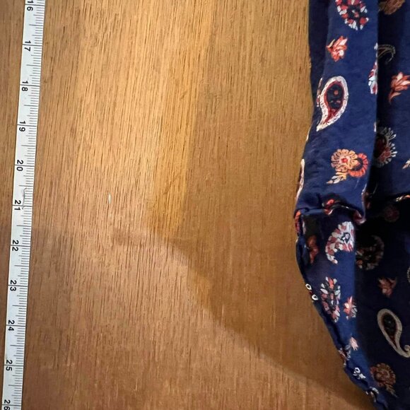 🐻Size M - Lucky Brand - Dark Blue and Red Paisley Sleeveless Pullover w/Tie - Picture 6 of 6